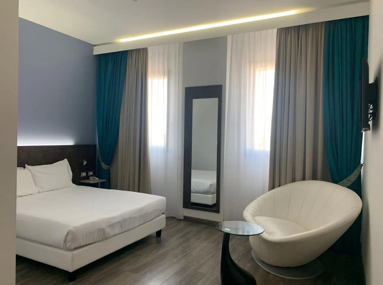 ****  Phi Hotel Milano Baranzate Italy